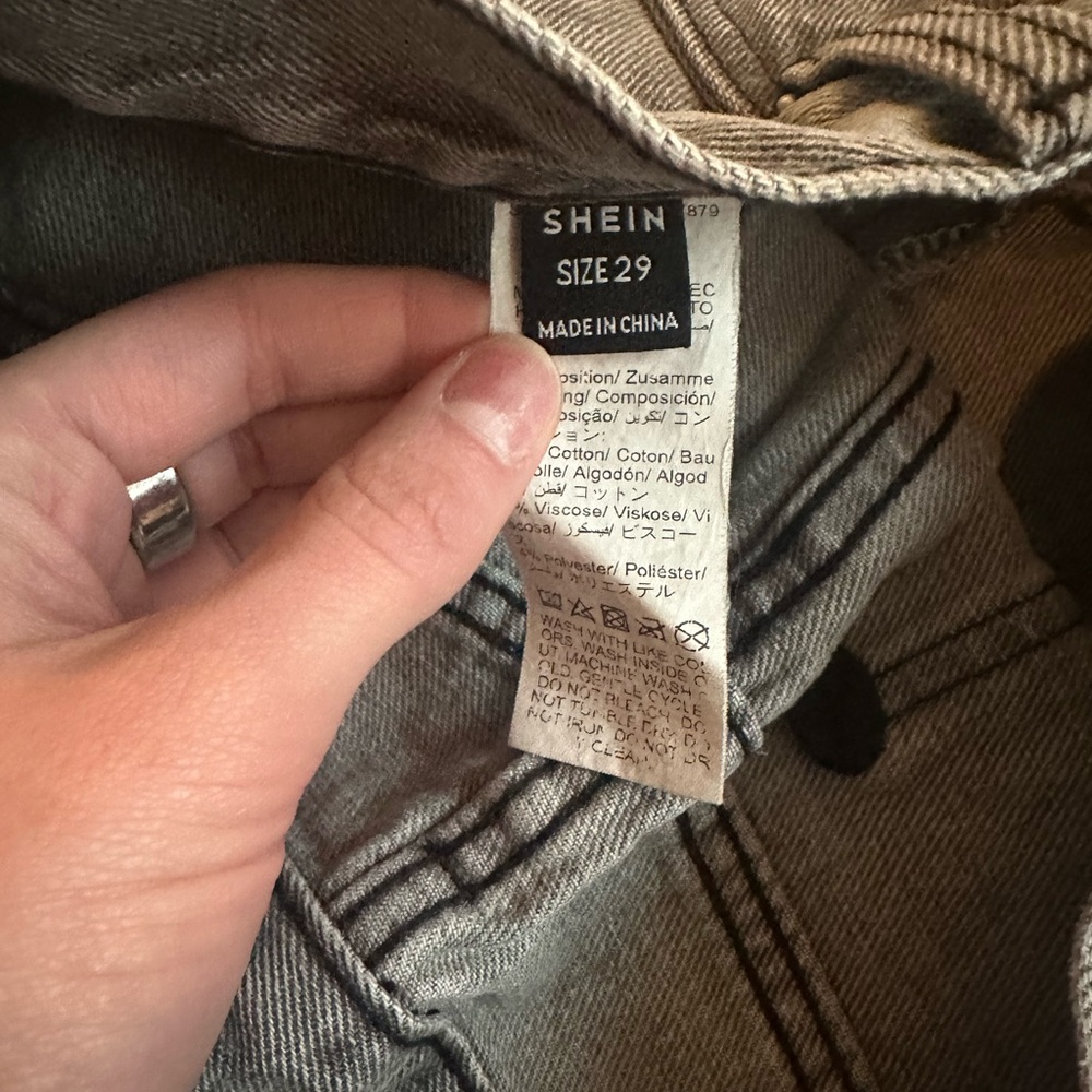 SHEIN Men's Charcoal Relaxed Jeans - Picture 3 of 3